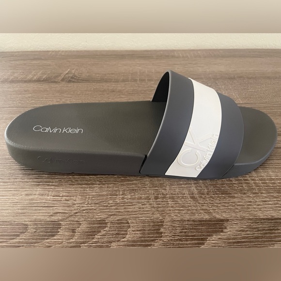 🏷️ Calvin Klein Men’s Anshu Slide Sandals–Light Grey–Size 12–Brand New in Box - Picture 2 of 10